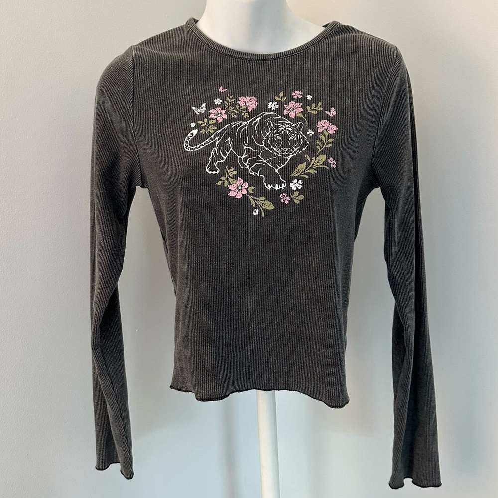 Forever 21 Gray Ribbed Tiger Print Top